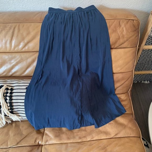 Silky blue slit midi maxi skirt - Picture 11 of 12